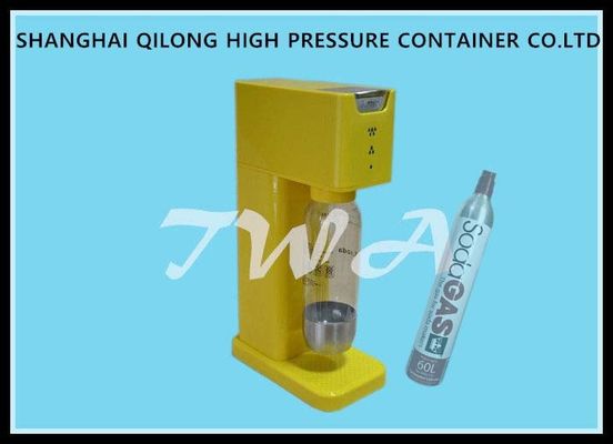 China Semi Automatic Soda Water Maker Filling Machine , Stable Pressure supplier